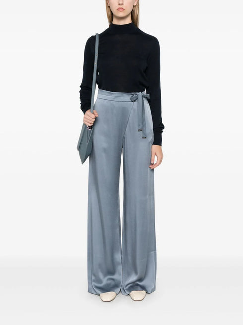 pantalones cruzados